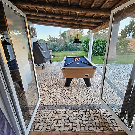 Villa Yvonne,Private Pool,Private Parking 1,7 Km From The Beatch Albufeira Bagian luar foto