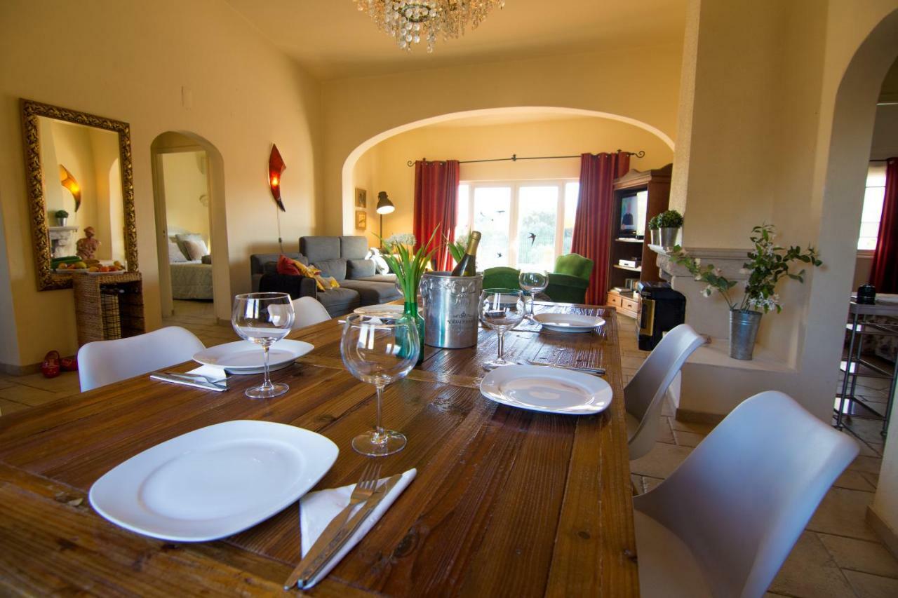 Villa Yvonne,Private Pool,Private Parking 1,7 Km From The Beatch Albufeira Bagian luar foto