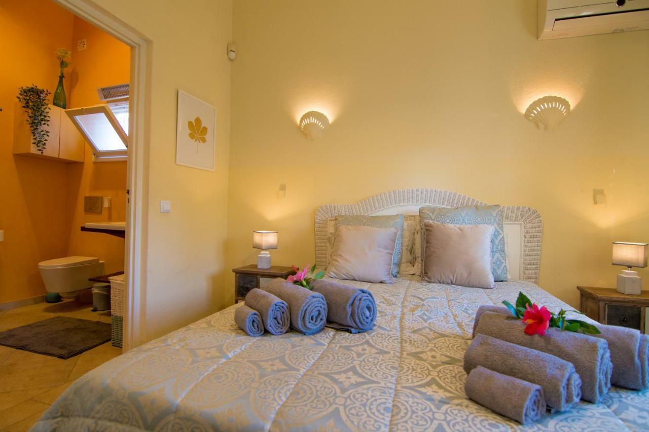 Villa Yvonne,Private Pool,Private Parking 1,7 Km From The Beatch Albufeira Bagian luar foto